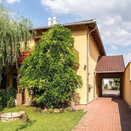 Aqua Apartman Gyula Dış mekan fotoğraf